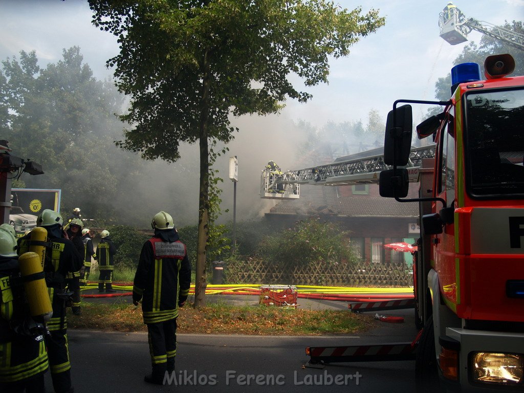 Brand Schuetzenhof Neusser Landstr P5428.JPG